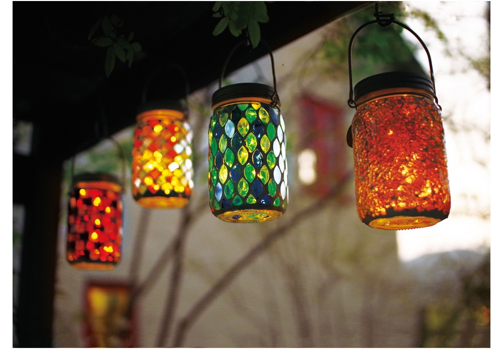 置くだけでお庭が変わるステンドグラスみたいな灯り キシマ エトワル ソーラーガーデンライト S 宇佐美鉱油の総合通販サイト うさマート